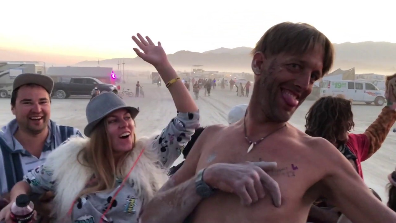 Andy Eversole - Banjo Earth: Burning Man (Full Documentary) 2018