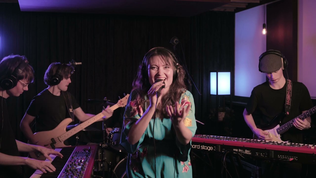 Kate! - Running Up That Hill (onetake studio live version)