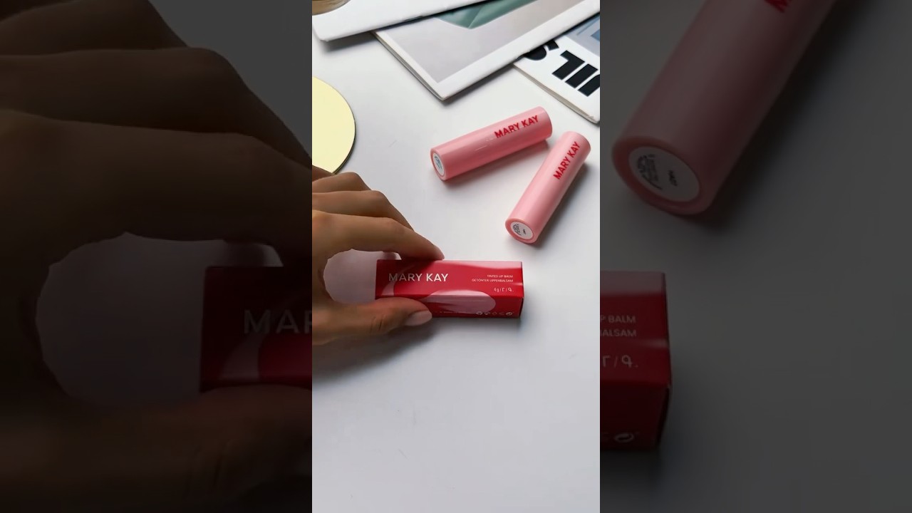 Прочувствуй текстуру нового бальзама-тинта для губ от Mary Kay &mdash; легкую, нежную и увлажняющую!