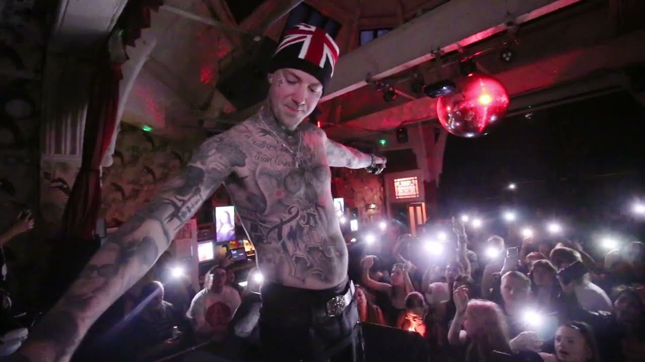 Brennan Savage & Charlie shuffler LIVE in Manchester uk 16/05