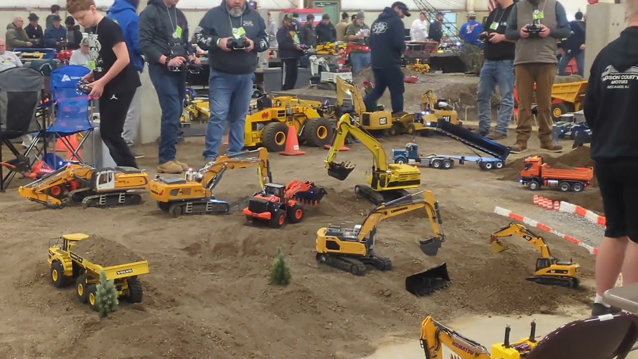 MONSTER RC Construction Equipment Display Moving Dirt
