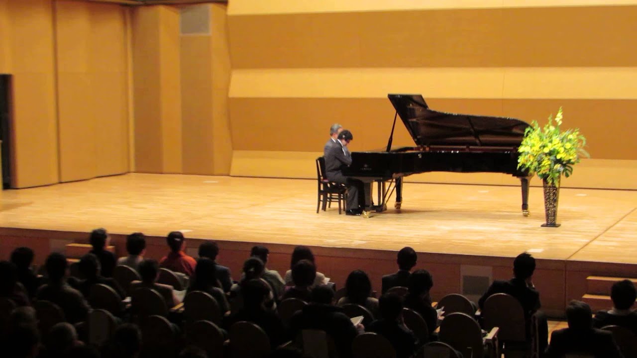 David Gonz&aacute;lez Ladr&oacute;n de Guevara plays Recuerdos de la Alhambra
