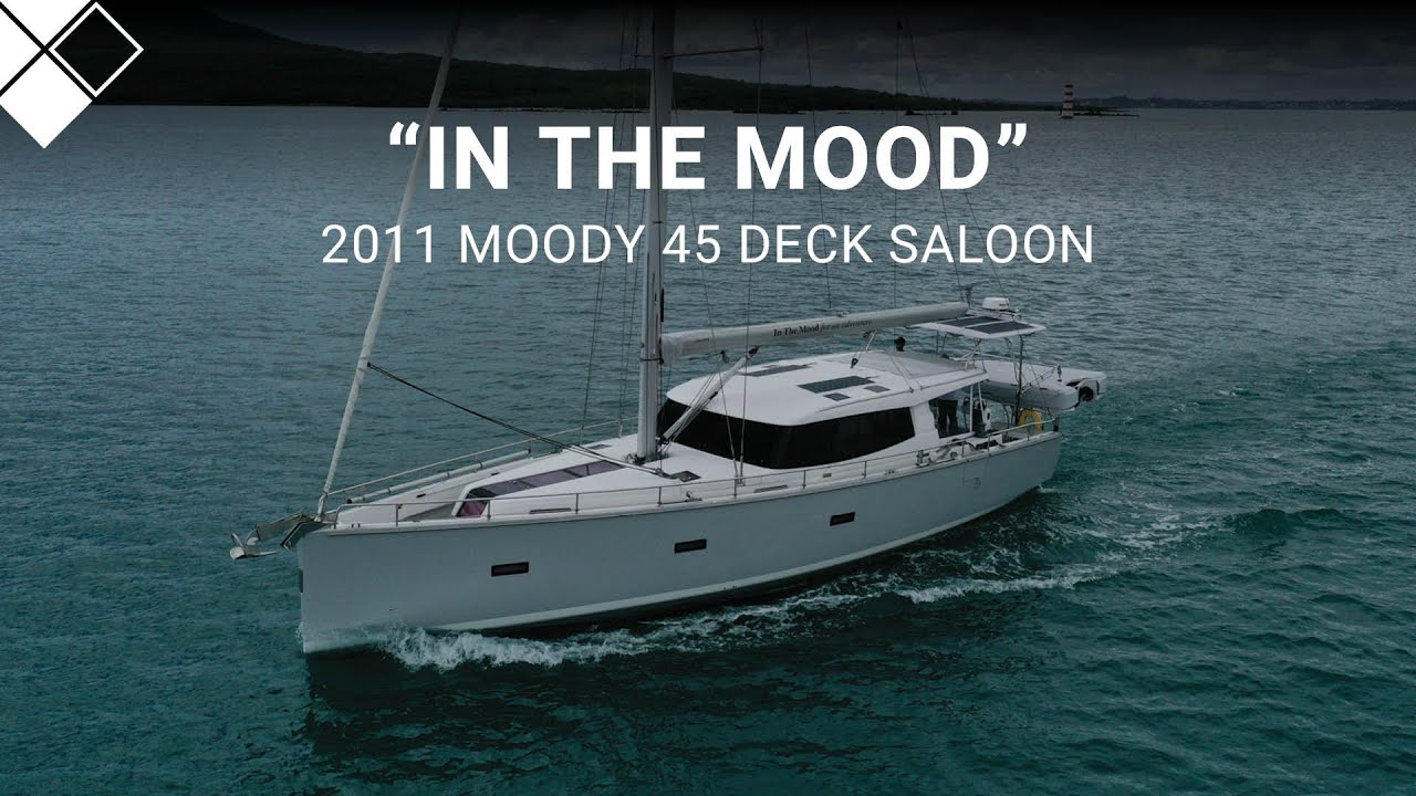 2011 Moody 45 Deck Saloon 