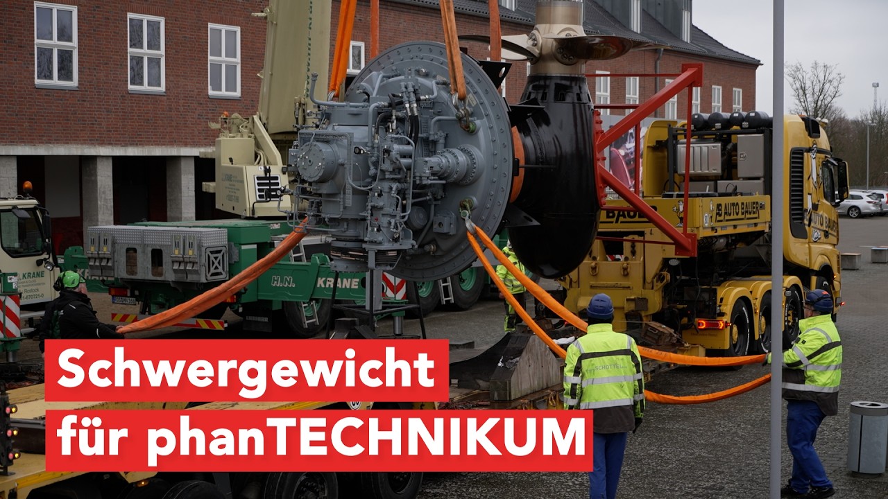 28 Tonnen schwer: Neuer Ruderpropeller vor dem phanTECHNIKUM Wismar