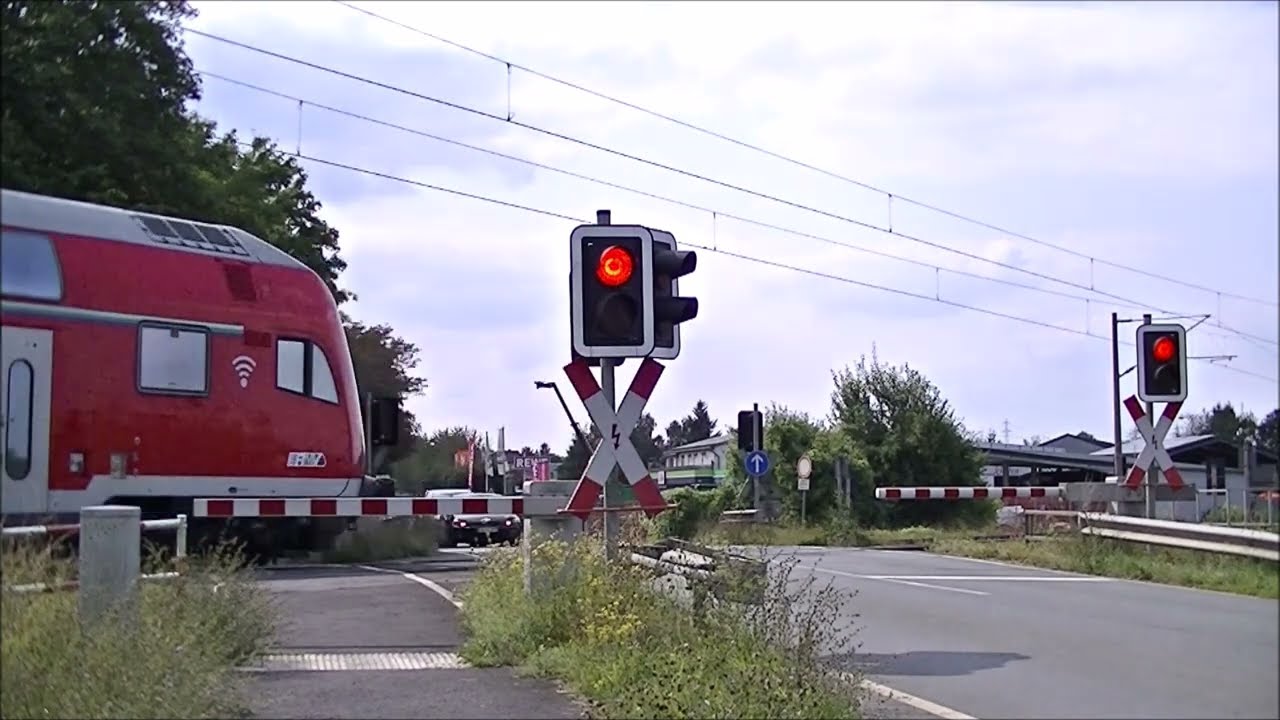 Bahnübergang Eschhofen (Runkel) // German Railroad crossing // Duitse Spoorwegovergang