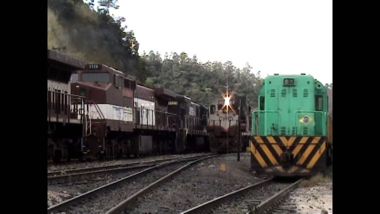 Trens da Estrada de Ferro Vitoria Minas em Joao Monlevade 2007