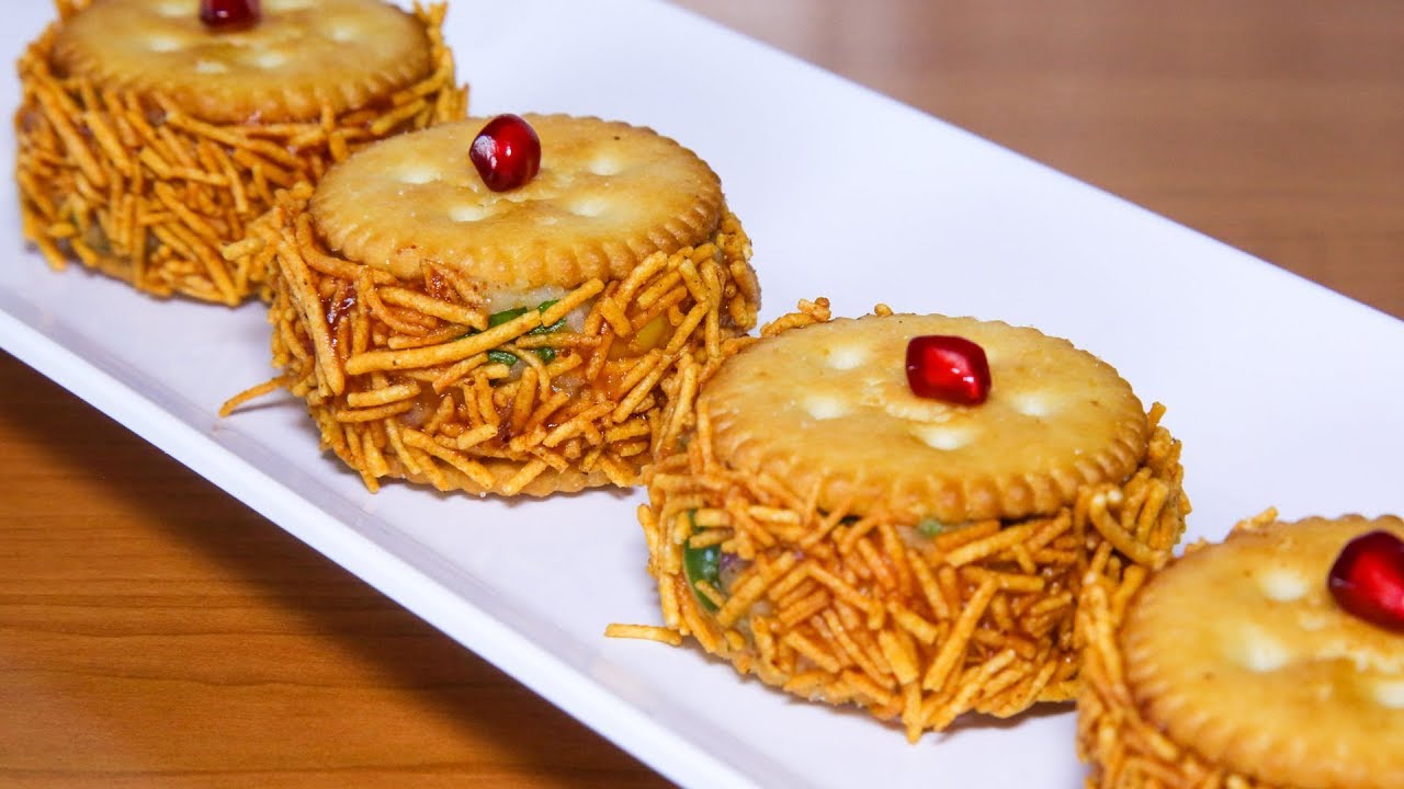 Monaco Cheesy Biscuit Starter | Veg Starter Recipe | Party Appetizer Idea | Kanak's Kitchen