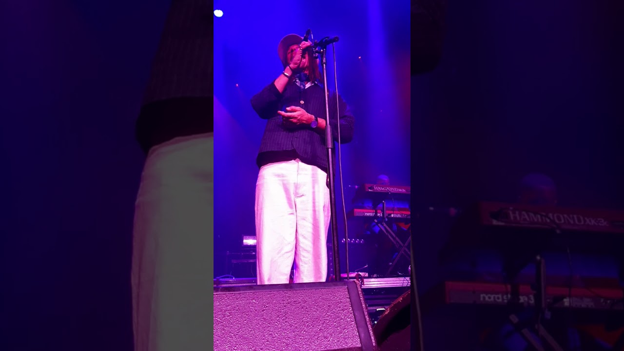 JP Cooper - In The Silence - Live (15-10-2019 @ Brussels, Belgium)