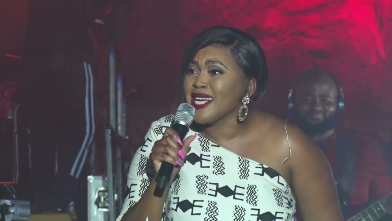 Keneiloe Hope - Uyini Umuntu (Official)
