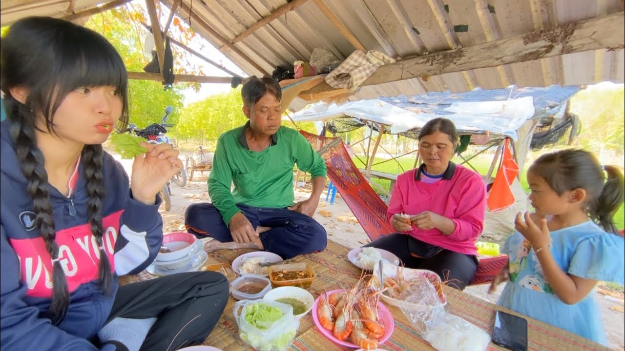 ของขวัญจาก FC ทำคุณแม่ยิ้มไม่หุบ☺️วันที่แสนธรรมดากลางทุ่งนา🌾แต่กลายเป็นวันพิเศษได้เพราะความห่วงใย✨🙏🏻