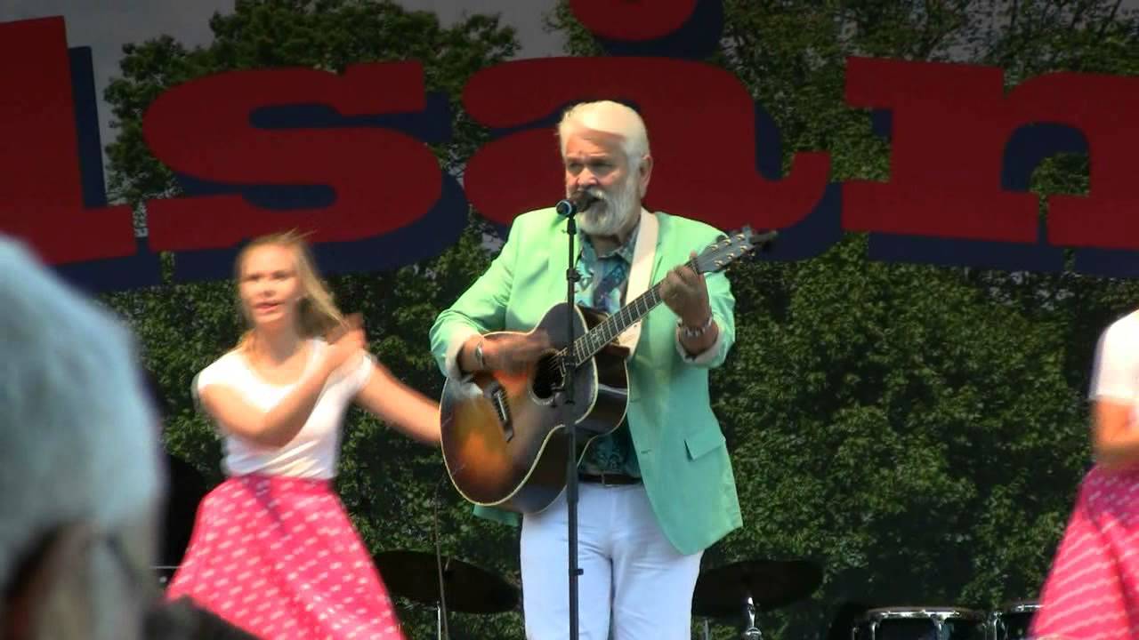 Hasse Andersson - Guld och gröna skogar @Allsång i Linneparken Växjö 20/7