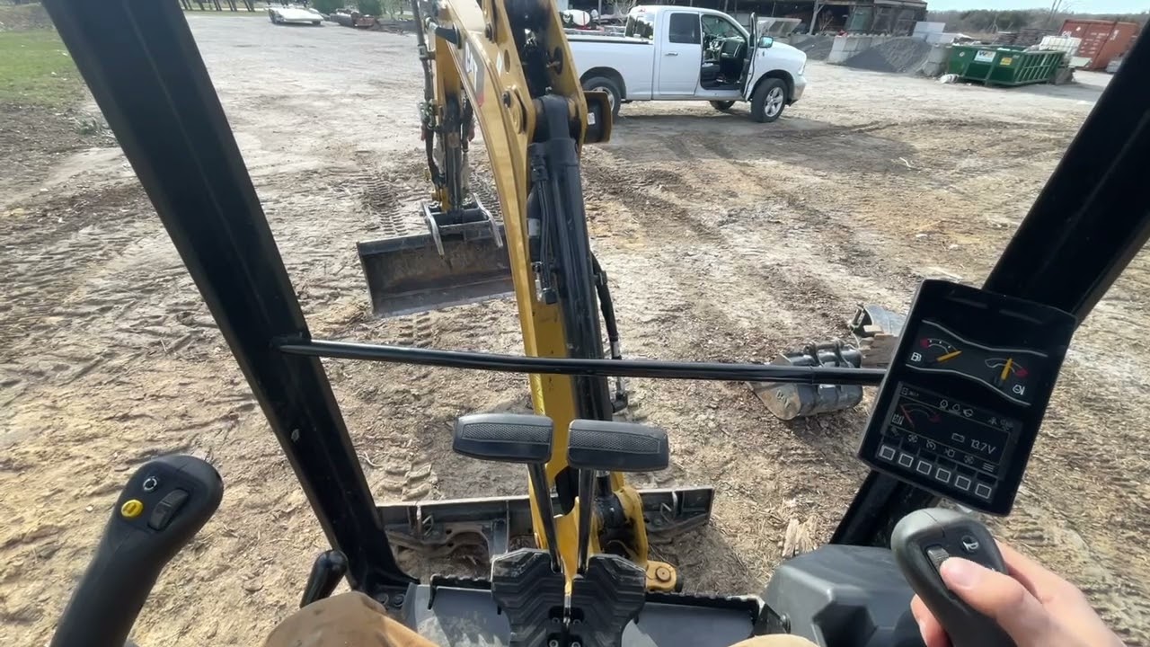 Как управлять катером Cat 301.7