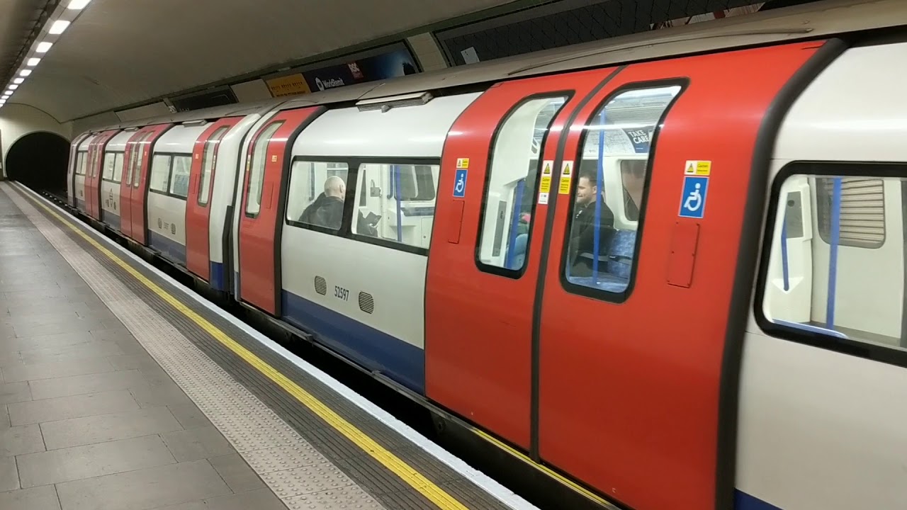 Highgate station, Northern Line, northbound London underground tube trains