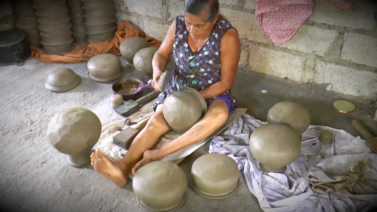 Primitive Clay Pottery: Grandma Makes Clay Pots at Home For Living- How to Make Your Own Clay Pots