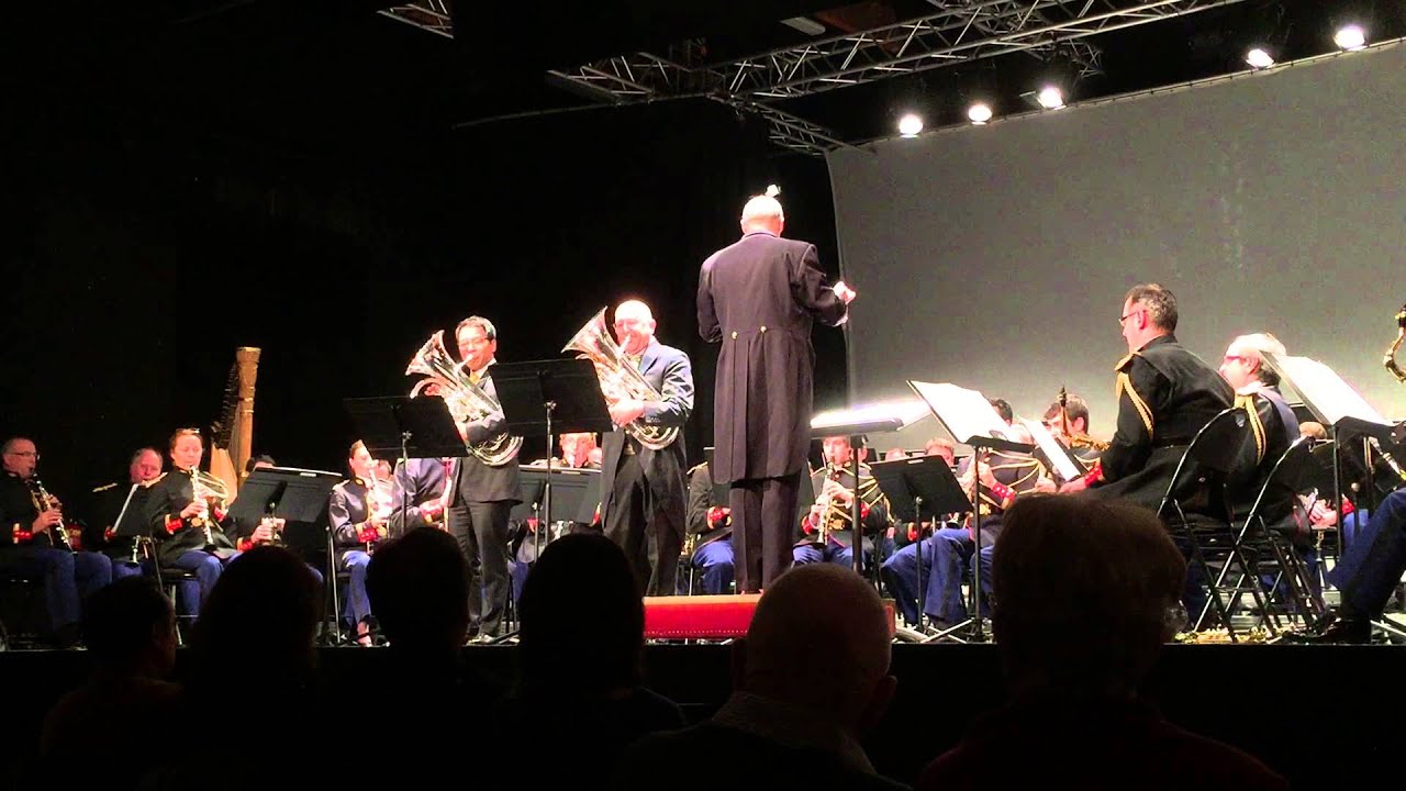 Two Part Invention - Steven Mead and Shoichiro Hokazono and the Band de la Garde Republicaine.