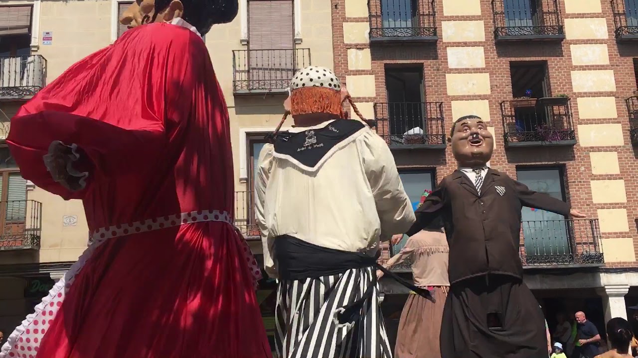 Gigantes y cabezudos de Alcalá dé Henares