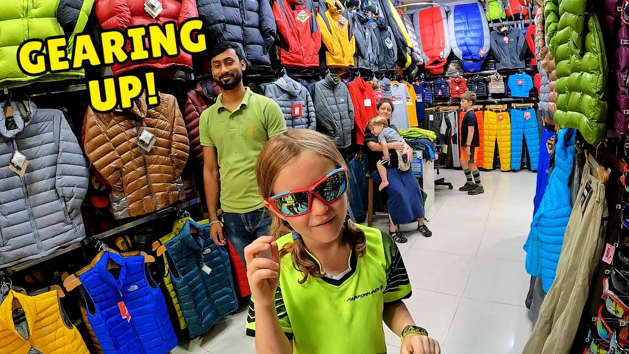 Is Nepal a Cheap Country?🇳🇵| Shopping and Eating Street Food in Kathmandu, Nepal