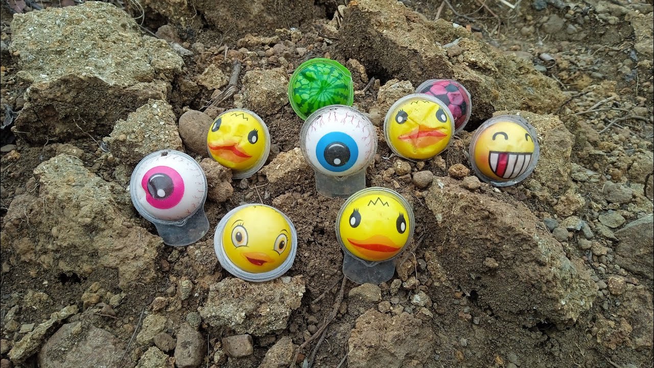 Охота #распаковка #шоколад #закуски Охота за разноцветными конфетами Yupi и желейными леденцами
