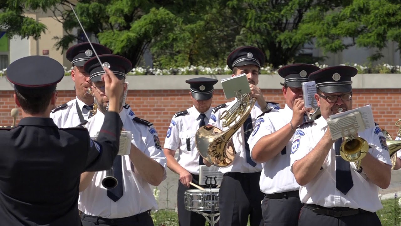 Promenádní koncert Hudby Hradní stráže a PČR v Hradci Králové