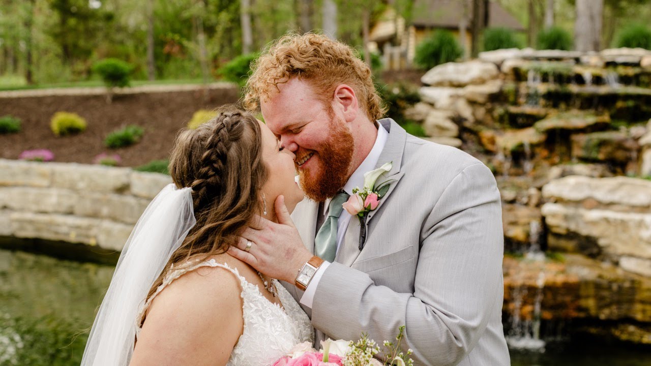 Shelby & Eric's Emotional Missouri Wedding | Outdoor Ceremony at The Lodge at Boulder Lake