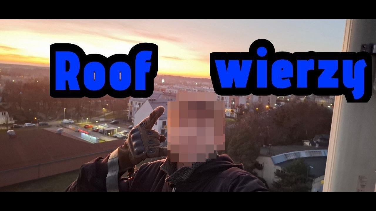 Roof losowej wieży