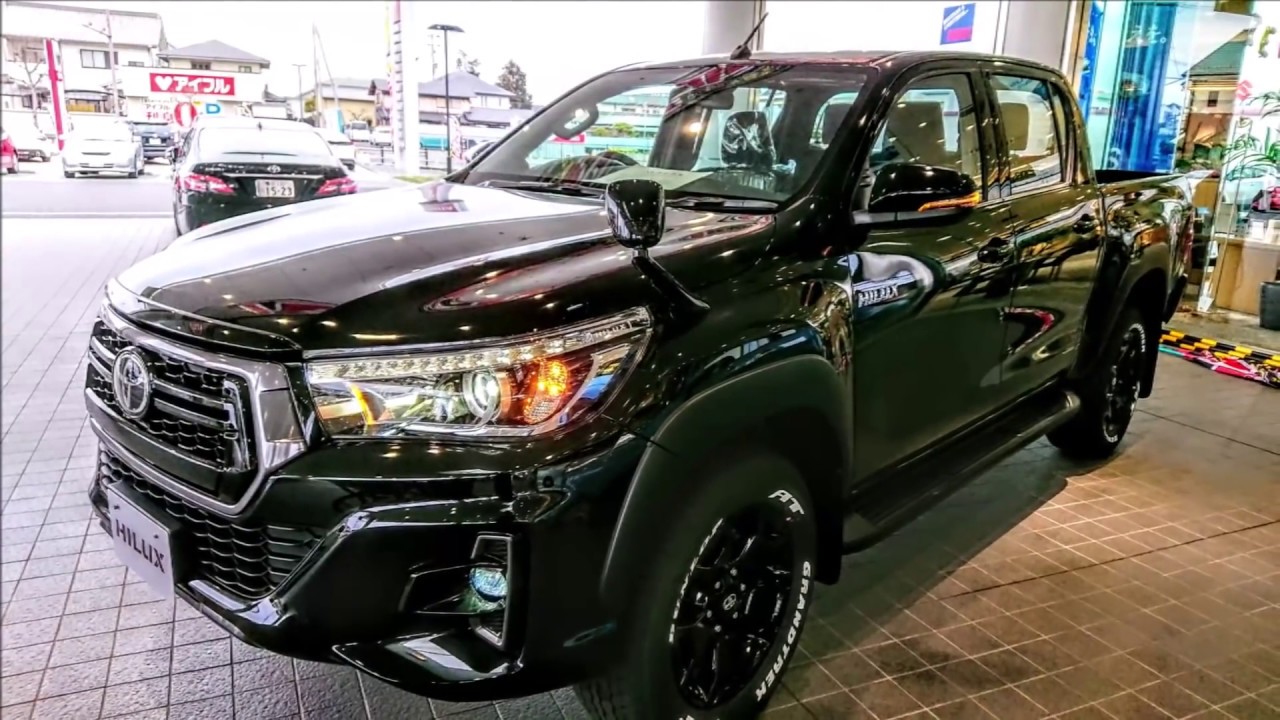 TOYOTA 2019 HILUX BLACK RALLY EDITION 