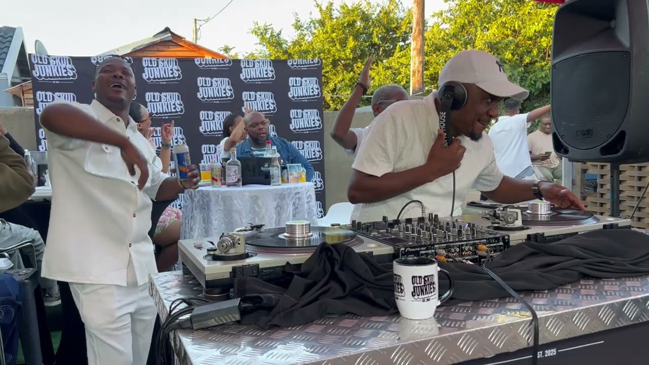 Backyard Sessions ft Dj Mgedeza