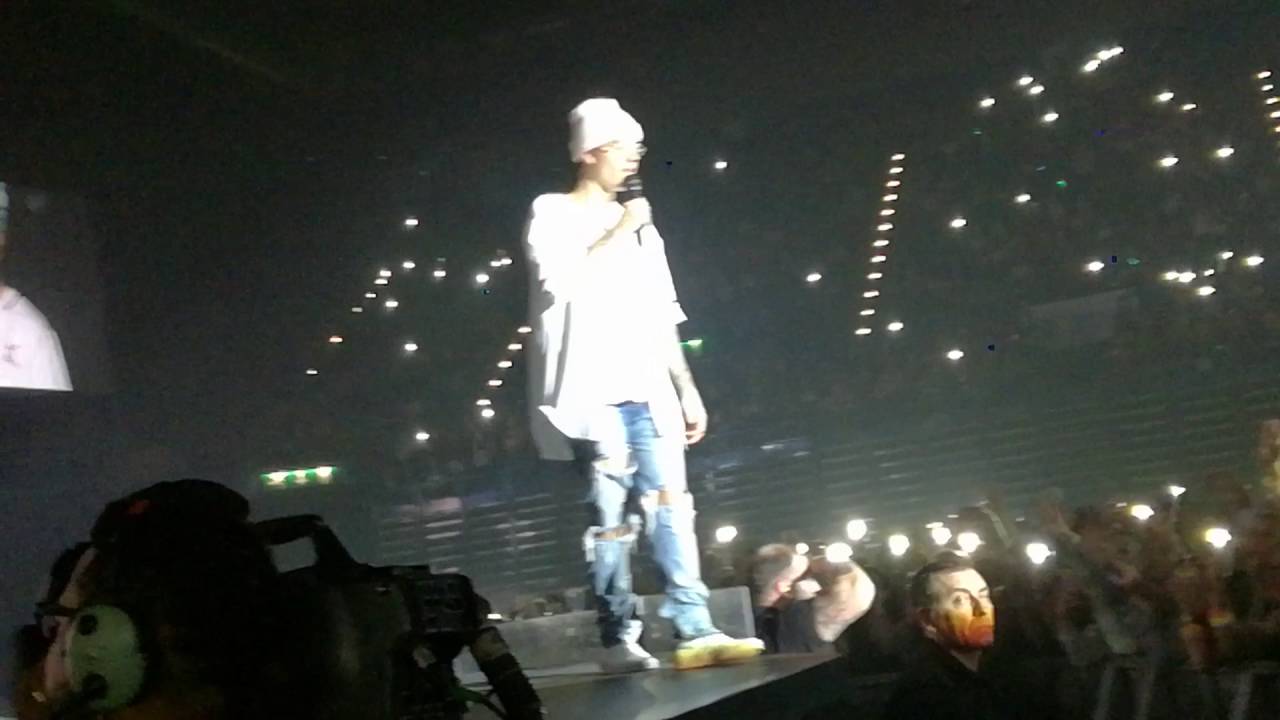 Justin Bieber - Life Is Worth Living