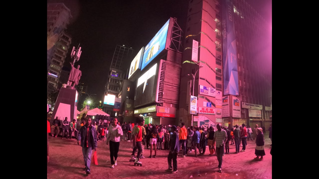 AVOID walking through Nairobi Downtown streets at night !!!..The NEW YORK OF AFRICA 🇰🇪
