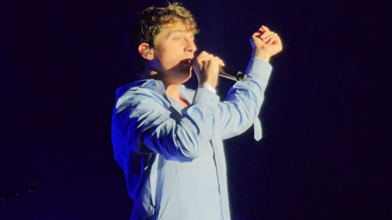 Left and Right - Charlie Puth (Fancam) The 