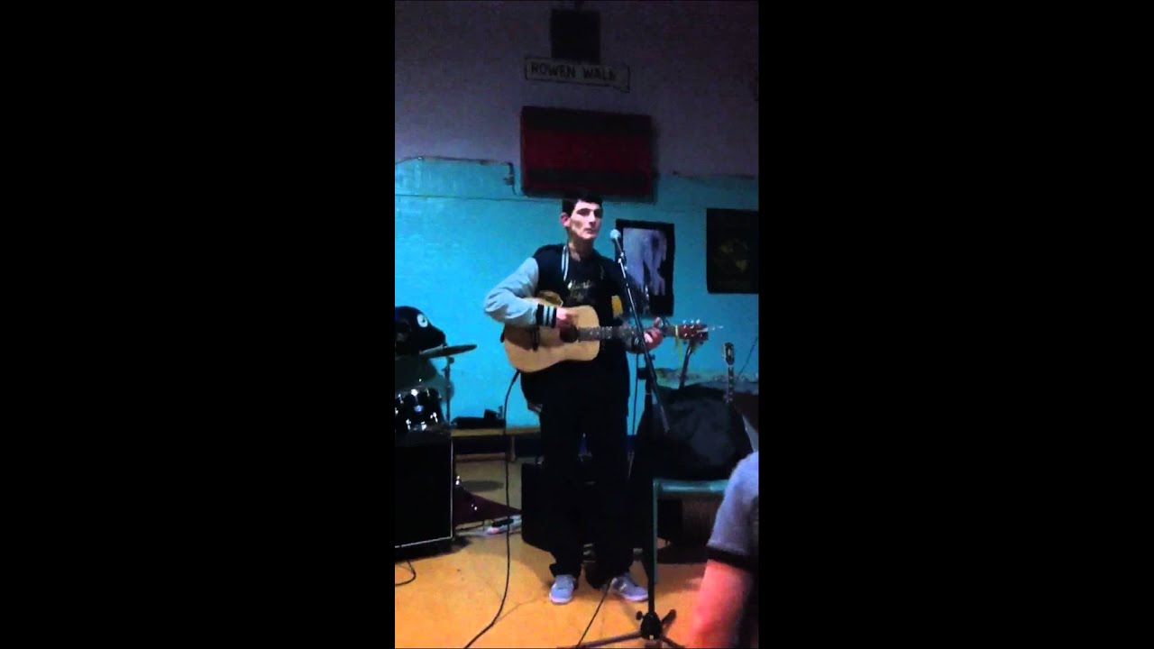 Radiohead - Creep - Live Performance (Cover by Dean Welsh)