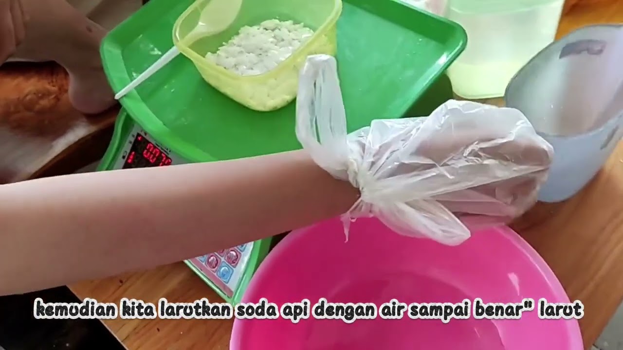 praktek membuat sabun dari minyak jelantah 