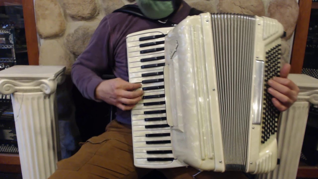 6110 - Ivory Crucianelli Piano Accordion LMM 41 120 $699