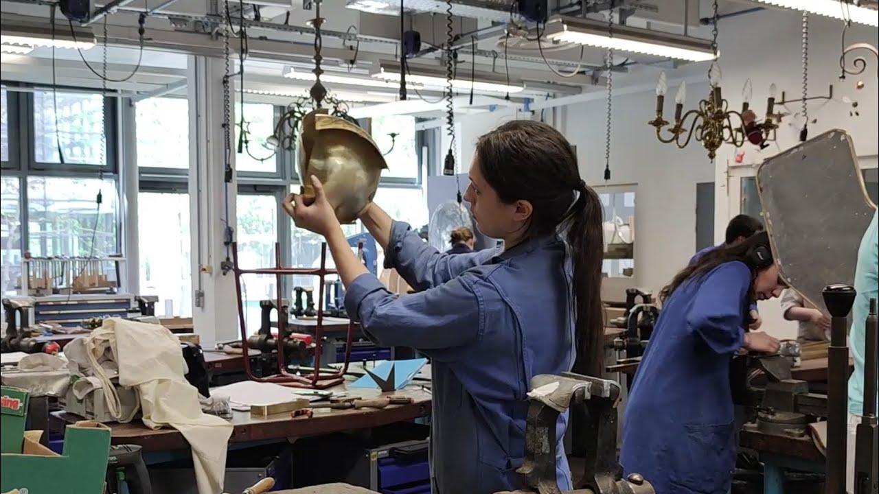 ATELIER DE MONTURE EN BRONZE de l'ÉCOLE BOULLE avec Tara Baron
