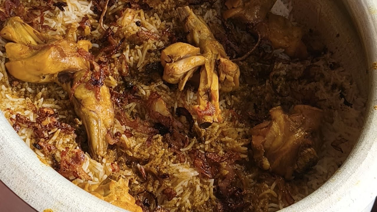 বিরিয়ানি তে কিভাবে layering টা করে তোমাদের দাদা দেখে নাও ❤️