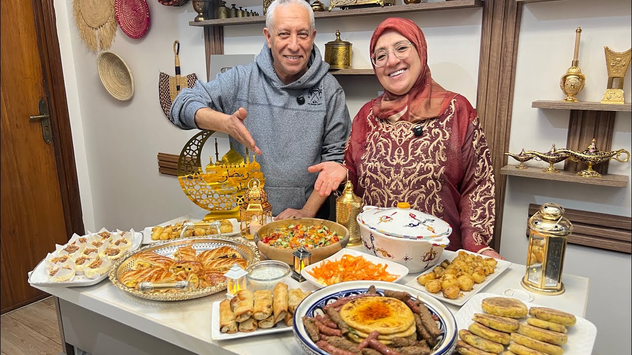 فطوري فيه البطبوط و الكفتة پان سويس التفاح كاراميليزي ميني تشيزكيك 2سلطات حرشةالزيتون بطاطا سوطي
