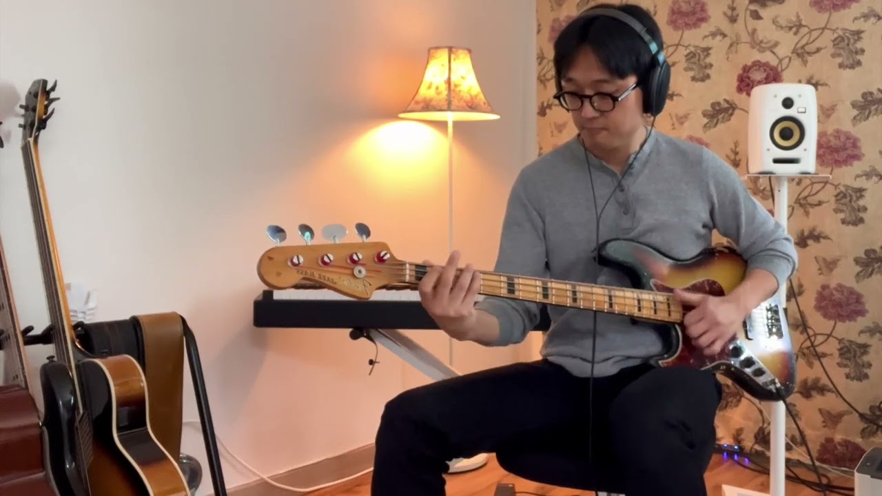 Roberta Flack - Uh-Uh Ooh-Ooh Look Out (Here It Comes) (BASS COVER)