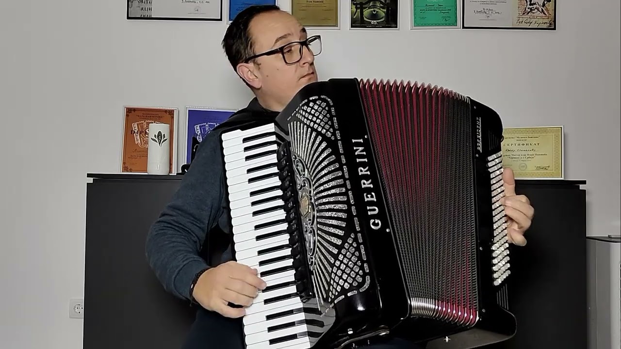 Ivan Stamenić-Vojino kolo (Voja Trifunović)