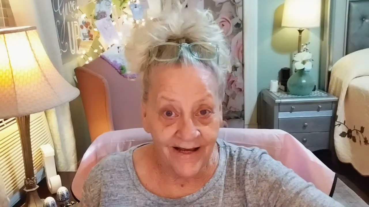Первое из двух видео сегодня. Мне очень хочется китайской еды. Тени для век — What's Up Beauty Dr...