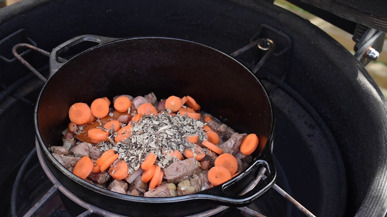 Beouf Bourguignon på Kamado SUMO