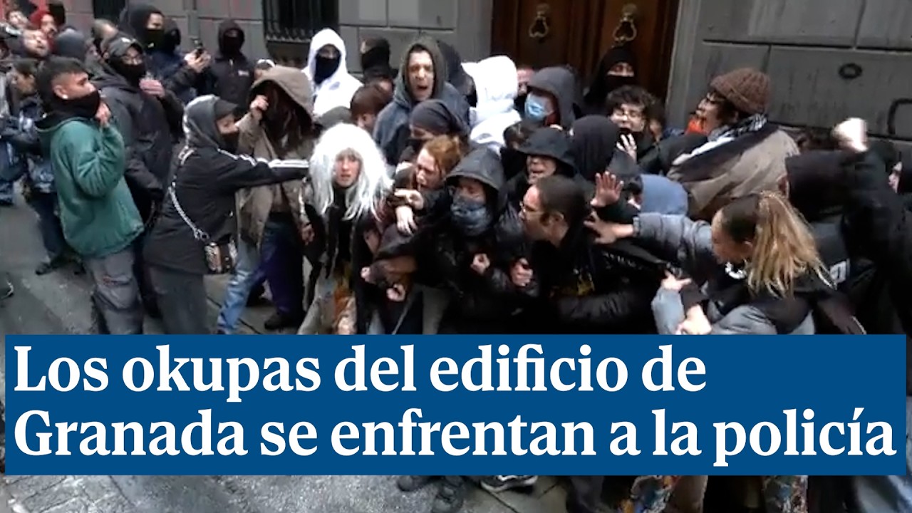 Tensión y cargas policiales a los okupas de un edificio del centro de Granada