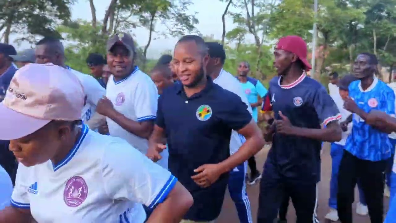 WOLAAH MANIGA, TANZANITE EEH, WEKA MORALI AAAAH CHENJA KALI SANA HII KWENYE JOGGING 