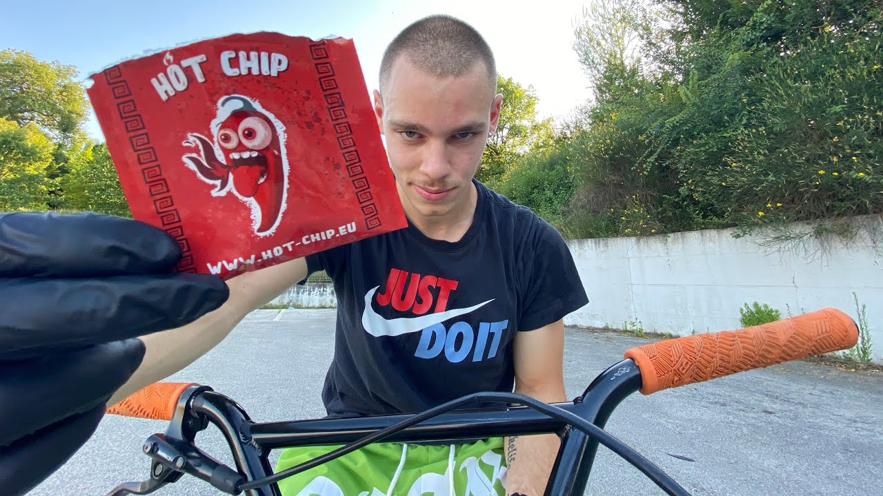 HOT CHIP CHALLENGE IN HANDSCRAPE - SCRAPE KILLER