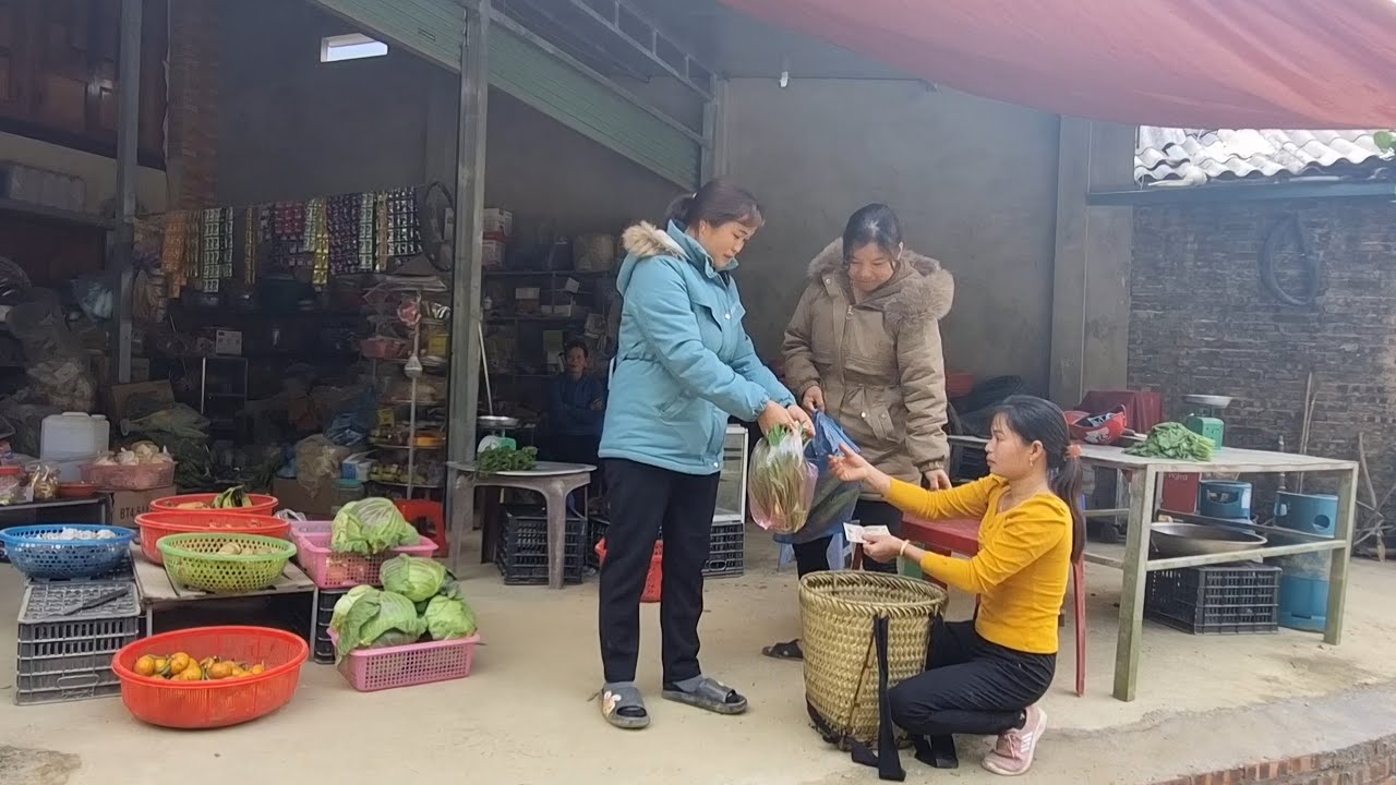 Banana Flowers, Garlic Chives Bring to the Market for Sale. Live with Nature l Lý Thị An.Ep17