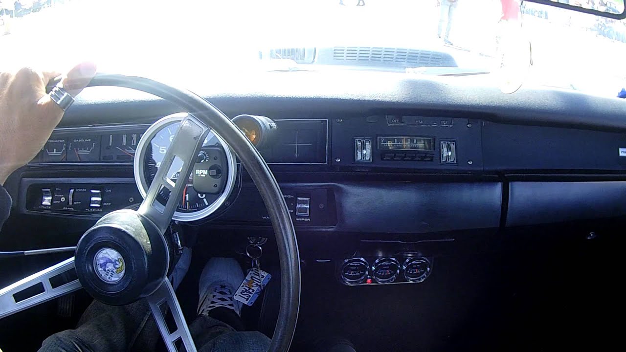 Roadrunner 383 4sp manual (12.8@175.6) VS Dart 440 auto (12.7@171.42)