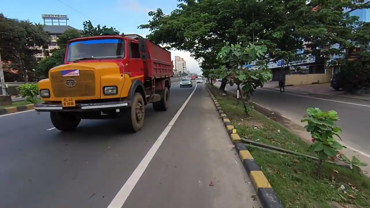Walking tour kochi.    Thamannam via palarivattom to edapally
