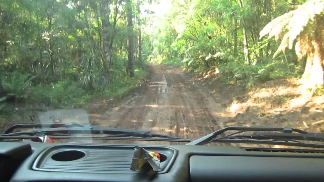 Desempenho do VW WORKER 15-180 4X4 na lama