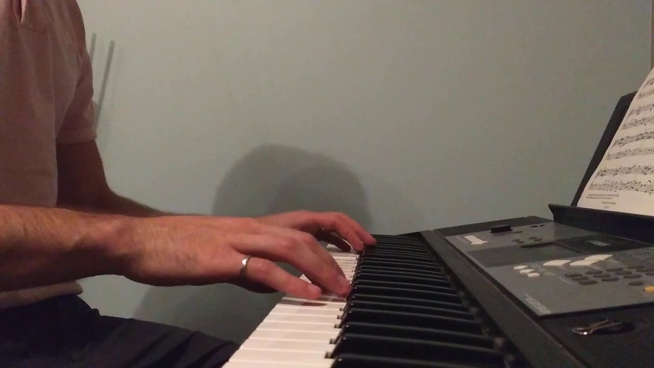 Yamaha PSR E233