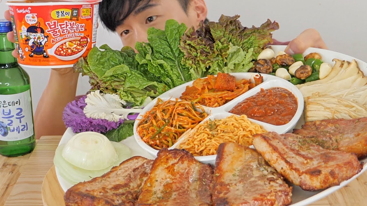 초벌 삼겹살 + 불닭볶음면 쫄볶이 , 쫄삼 + 술 리얼사운드 먹방 pork + buldak noodles mukbang eating show
