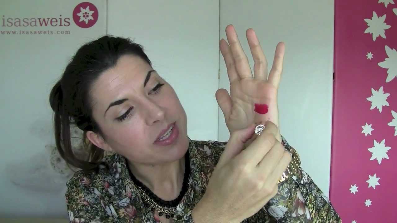 Truco para no manchar la piel con esmalte de uñas